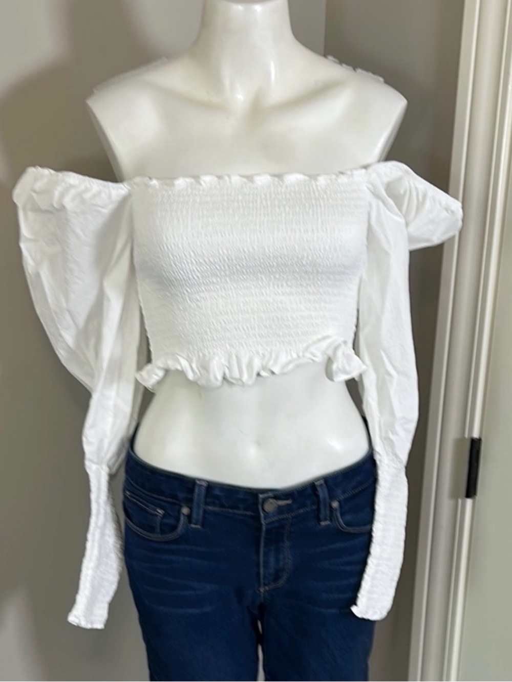 HILL HOUSE Grace Nap Top
Square Neck Smocked White Crop
Ruffle Hem Sz M - Picture 4 of 6